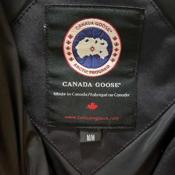 Canada Goose Navy Puffer Coat - Picture 3 of 4